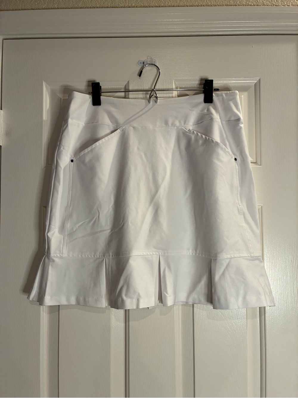 Tail White Performance Skirt W/ Pockets & Built In Shorts